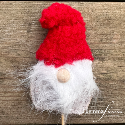 Tomte på pinne, tyg ca 10 cm