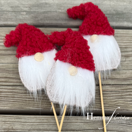 Tomte på Pinne i Tyg/Filt, Vitt Skägg, Röd Tomteluva