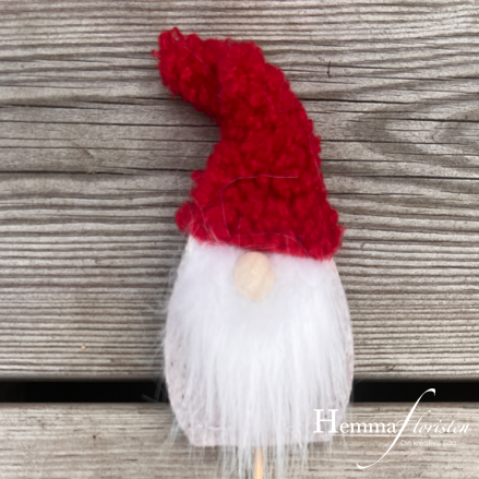 Tomte på Pinne i Tyg/Filt, Vitt Skägg, Röd Tomteluva